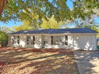 2641 Maverick Ln, Lawrence, KS 66046