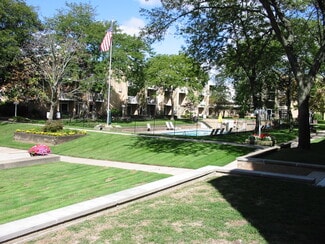 4909 Crooks Rd Unit C2, Royal Oak, MI 48073