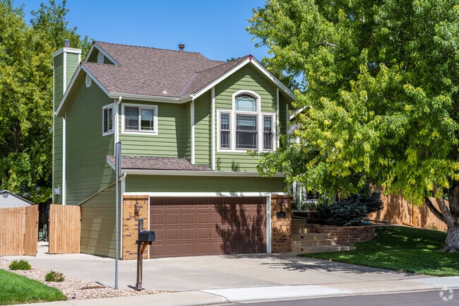 Colorful contemporary crafstman homes in Highland Park South, Broomfield, Colorado.