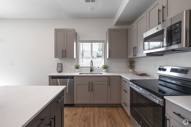 3BR, BA2.5 - 1.505SF - Kitchen