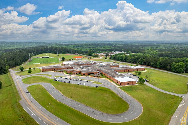 Monroe County Middle School is a public middle school serving grades 6th through 8th.