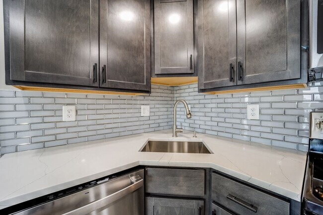 1617 Rhode Island Ave NE, Washington, DC 20018 - photo 7