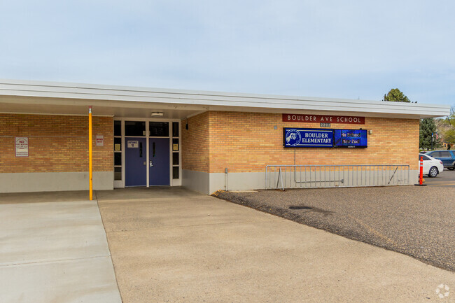 Boulder School provides excellent education for students in Montana.