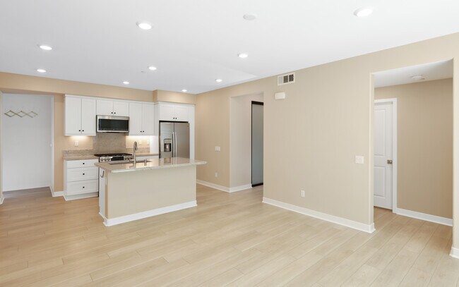 1100 Lasso Way unit 203, Mission Viejo, CA 92694 - photo 2