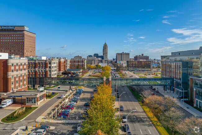 Receive the best health care service at the Henry Ford Hospital.