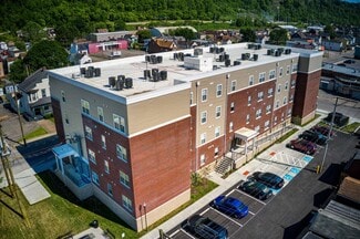 15 39th St, Wheeling, WV 26003