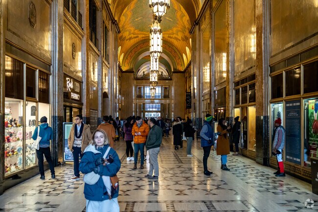 The Fisher Building offers a variety of shopping options for Piety Hill locals.