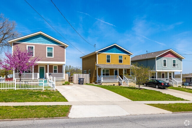Many colorful homes line the streets of Doudna Heights-Glen Oaks.