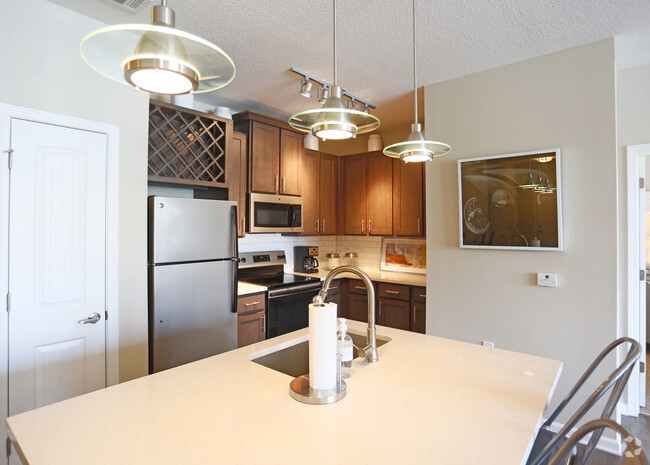 2BR, 2BA - B2