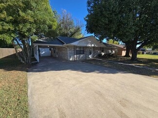 309 Denton Ct, Collinsville, TX 76233