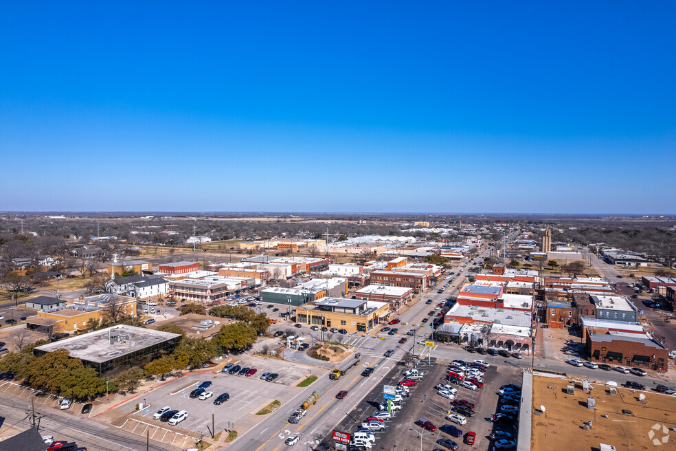 City_Ennis_1026396_ct_2-11-25_1