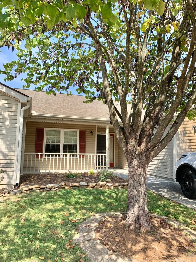8621 Flagstone Way, Knoxville, TN 37923 - photo 2