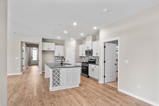 2216 Flatleaf Ct, Longs, SC 29568 - photo 2