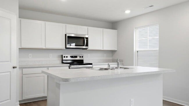 1111 Hartford Ln, London, OH 43140 - photo 7