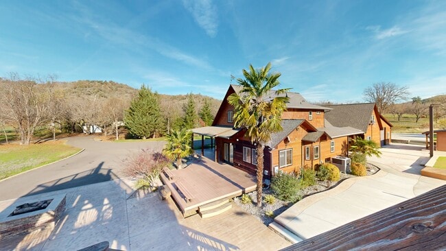 5650 Kane Creek Rd, Central Point, OR 97502 - photo 3