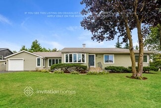 1102 Pine St, Lake in the Hills, IL 60156