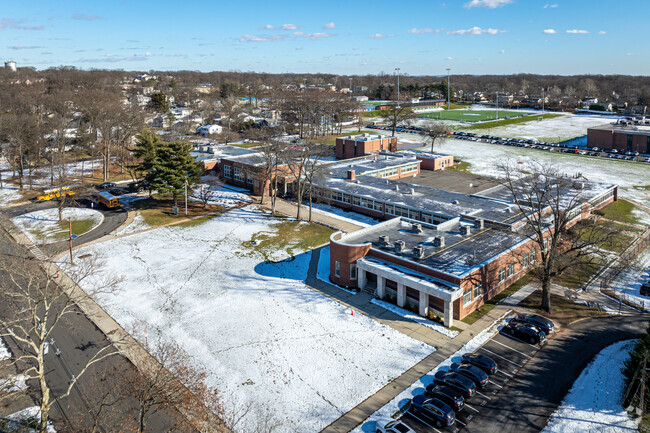 Evergreen Elementary School is a highly rated, public school located in Scotch Plains, NJ.