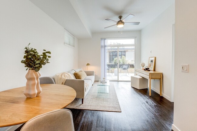 Windsor Totem Lake, Kirkland, WA 98034 - photo 4