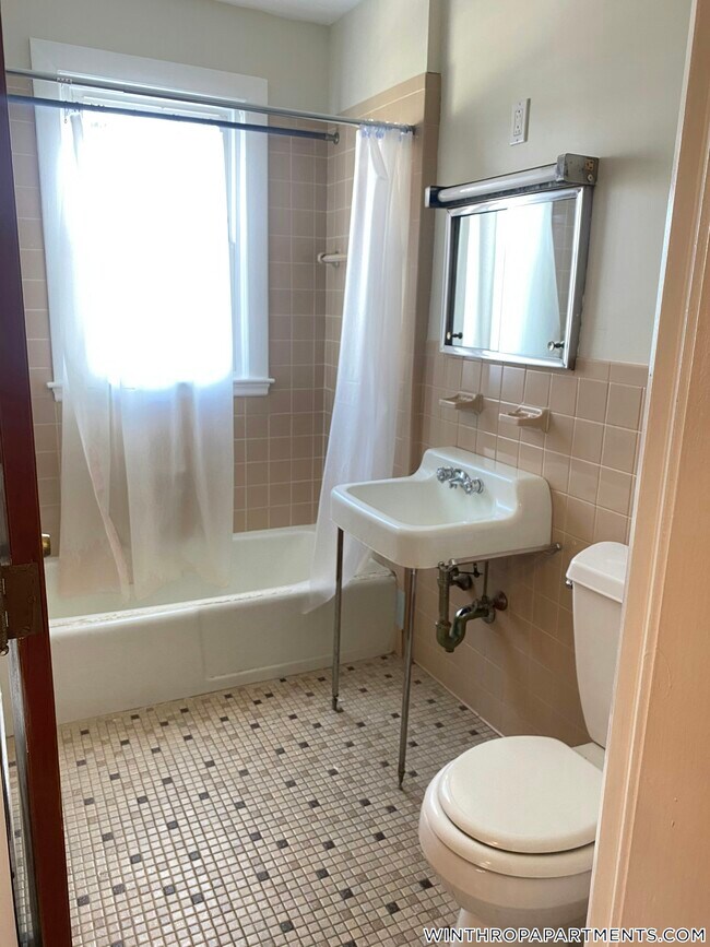 90 Winthrop Shore Dr unit 15, Winthrop, MA 02152 - photo 6