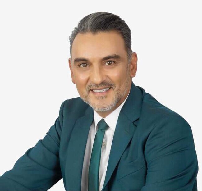 Agent Photo