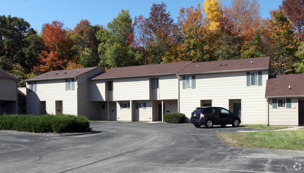 Bristol Square, Indianapolis, IN 46229 - photo 1