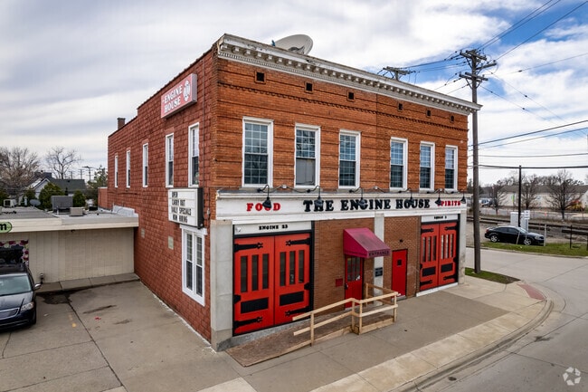 Enjoy a cold beer with friends or savor a burger while watching the Detroit Red Wings play at Engine House.