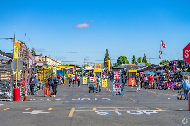 Denio's Farmers Market near Cresthaven is open Friday through Sunday year round.