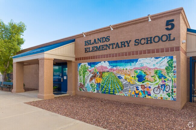 An artistic mural decorates the entrance at Islands Elementary School in Gilbert.