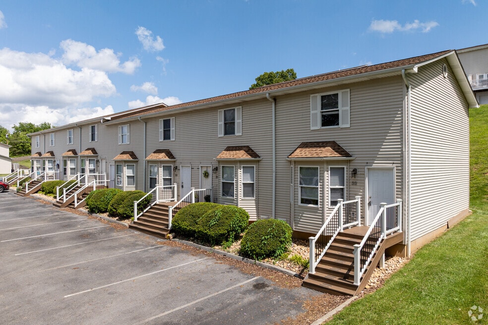 Colonial Apartment Complex, Jonesborough, TN 37659 - photo 1