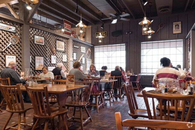 Cracker Barrel is one of many restaurants popular with Morristown residents.