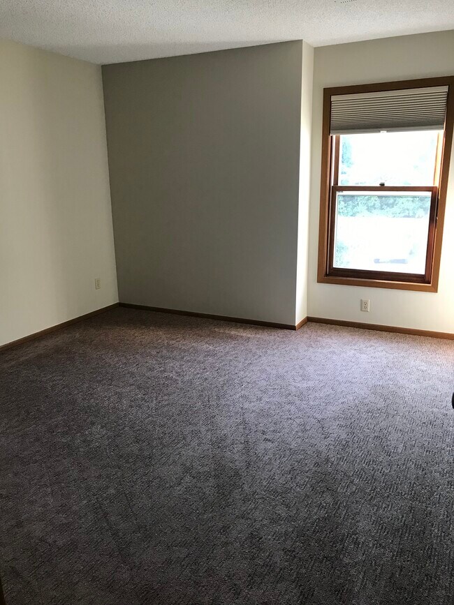 1389 Berry Ridge Rd unit 303, Eagan, MN 55123 - photo 7