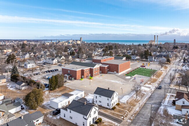 Jefferson Elementary School in Manitowoc.