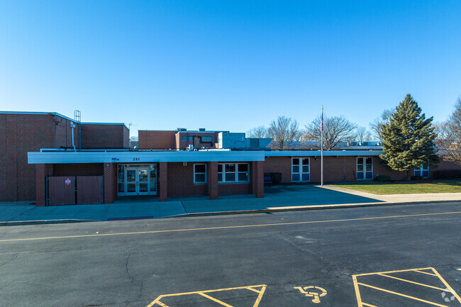 Perry Elementary School has an overall Niche Grade of C.