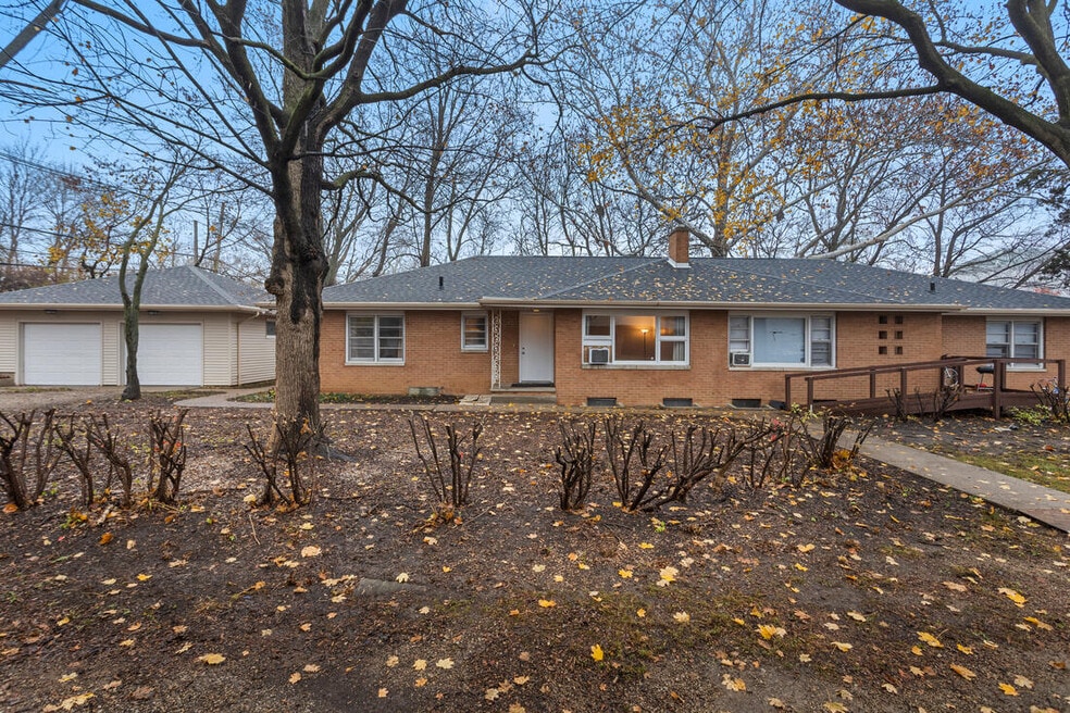 1320 Alms Dr, Champaign, IL 61820 - photo 1