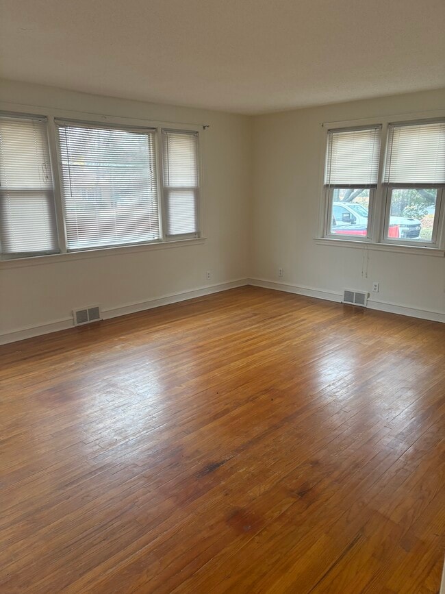 644 Rosenthal Ave, Gibbstown, NJ 08027 - photo 3