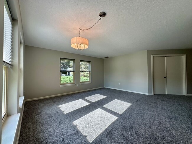 3524 W Shore Rd, Warwick, RI 02886 - photo 2