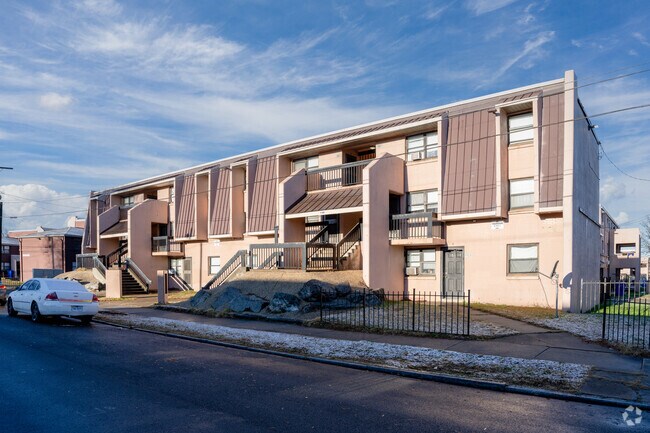 Gilpin Court, which consists of 98 brick buildings, is spread across 38 acres.