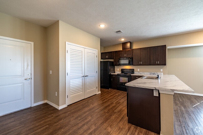 2BD, 2BA - 1120 SF - Kitchen