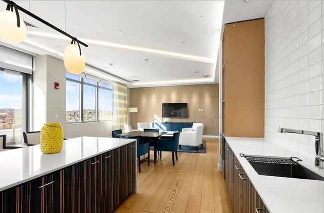 82 Fenwood Rd unit 1007, Boston, MA 02115 - photo 3