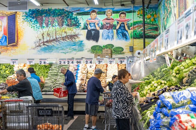 Jerry's Fruit & Garden has hand drawn murals for customers to enjoy.