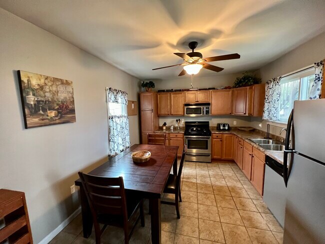 1104 Cornell St unit 1, Scranton, PA 18504 - photo 3