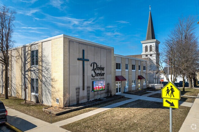 Divine Savior Catholic School in Fredonia, WI has 77 students in Pre K - 8th grade.