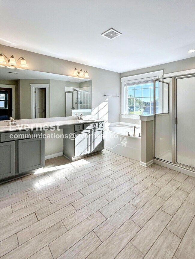 248 Pilot Bluff Dr, King, NC 27021 - photo 3