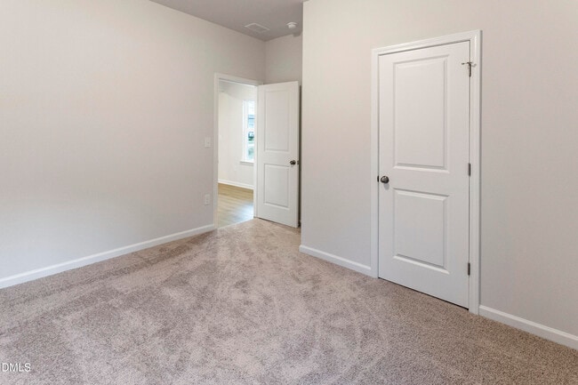 521 Olivia Crossing Ct, Four Oaks, NC 27524 - photo 5