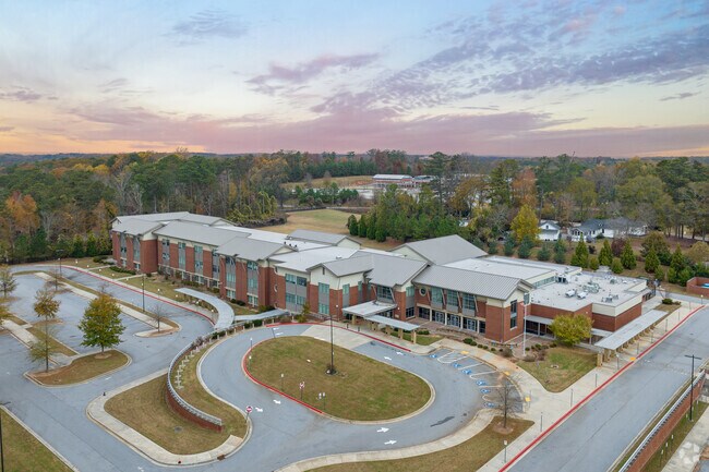 Asa G. Hilliard Elementary School has a student to counselor ratio of 648 to 1.