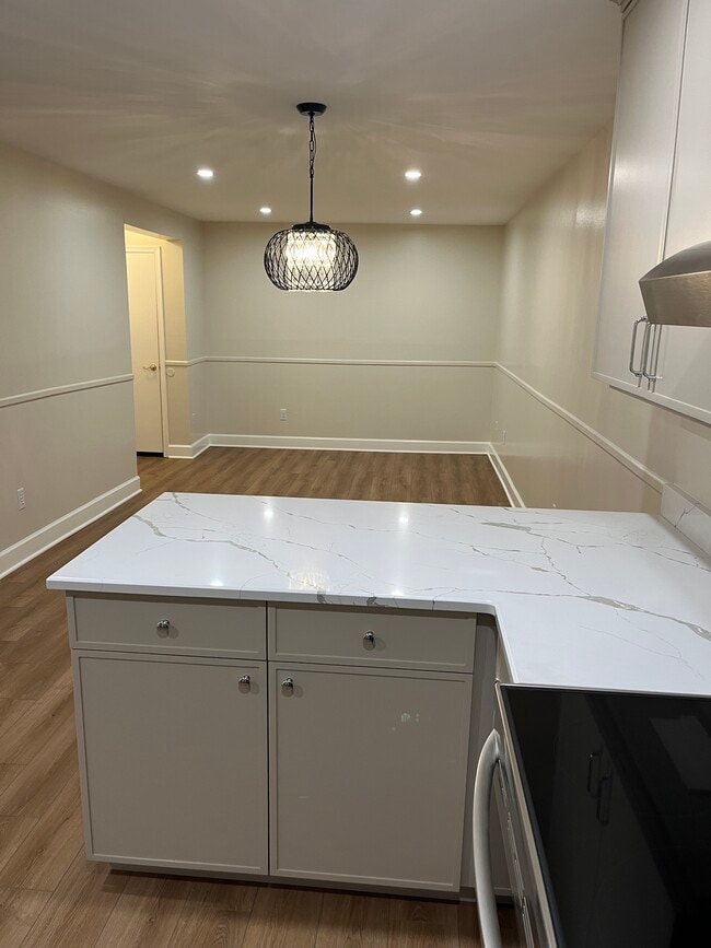 10702 Kings Riding Way unit T, Rockville, MD 20852 - photo 3