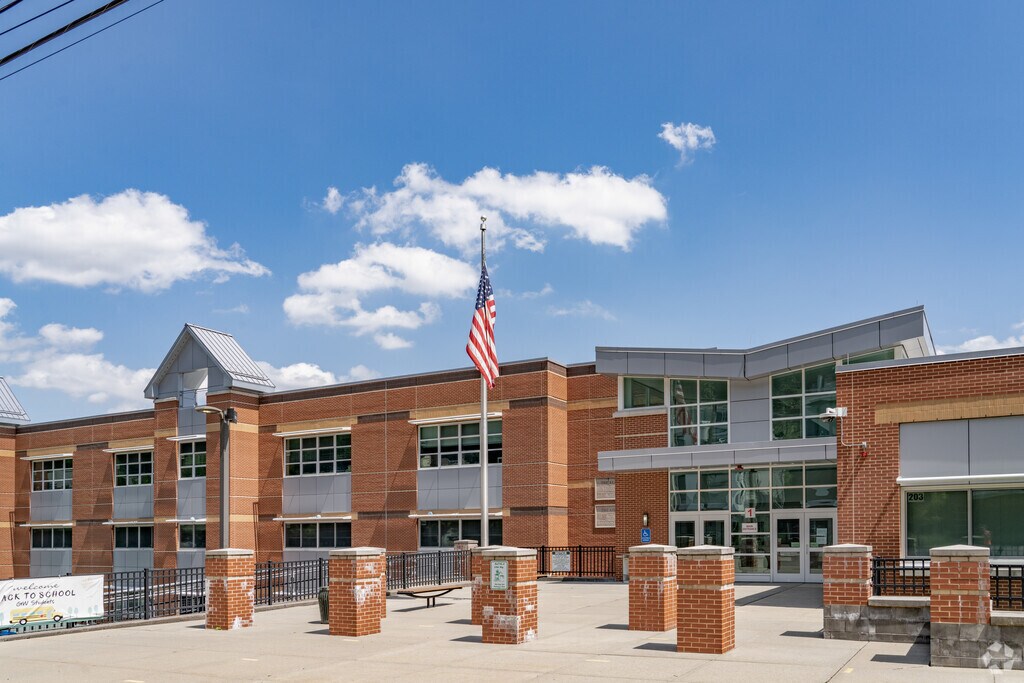 George Washington School is public school in, Edgewater, NJ.