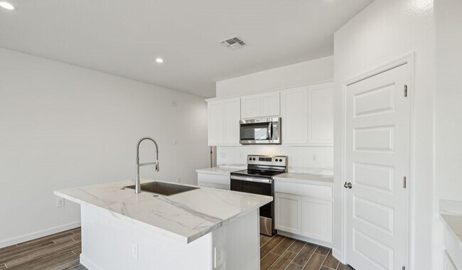 5686 Azara Dr unit 36202119, San Tan Valley, AZ 85140 - photo 6