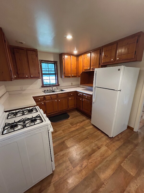 7370 E Dupont Ave, Glasgow, WV 25086 - photo 4