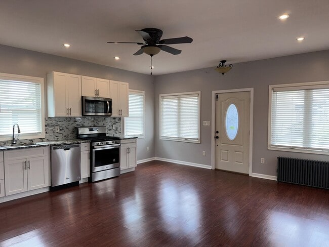 220 Lafayette Ave unit B, Lyndhurst, NJ 07071 - photo 2